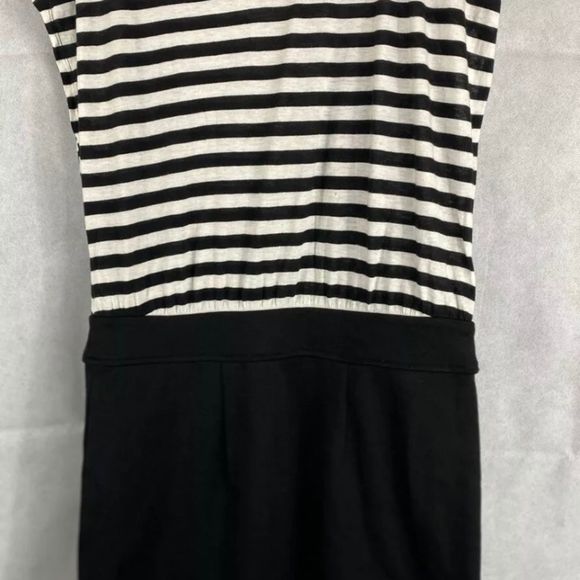 FOREVER 21 Women's Short Sleeves Striped dress - Picture 6 of 7